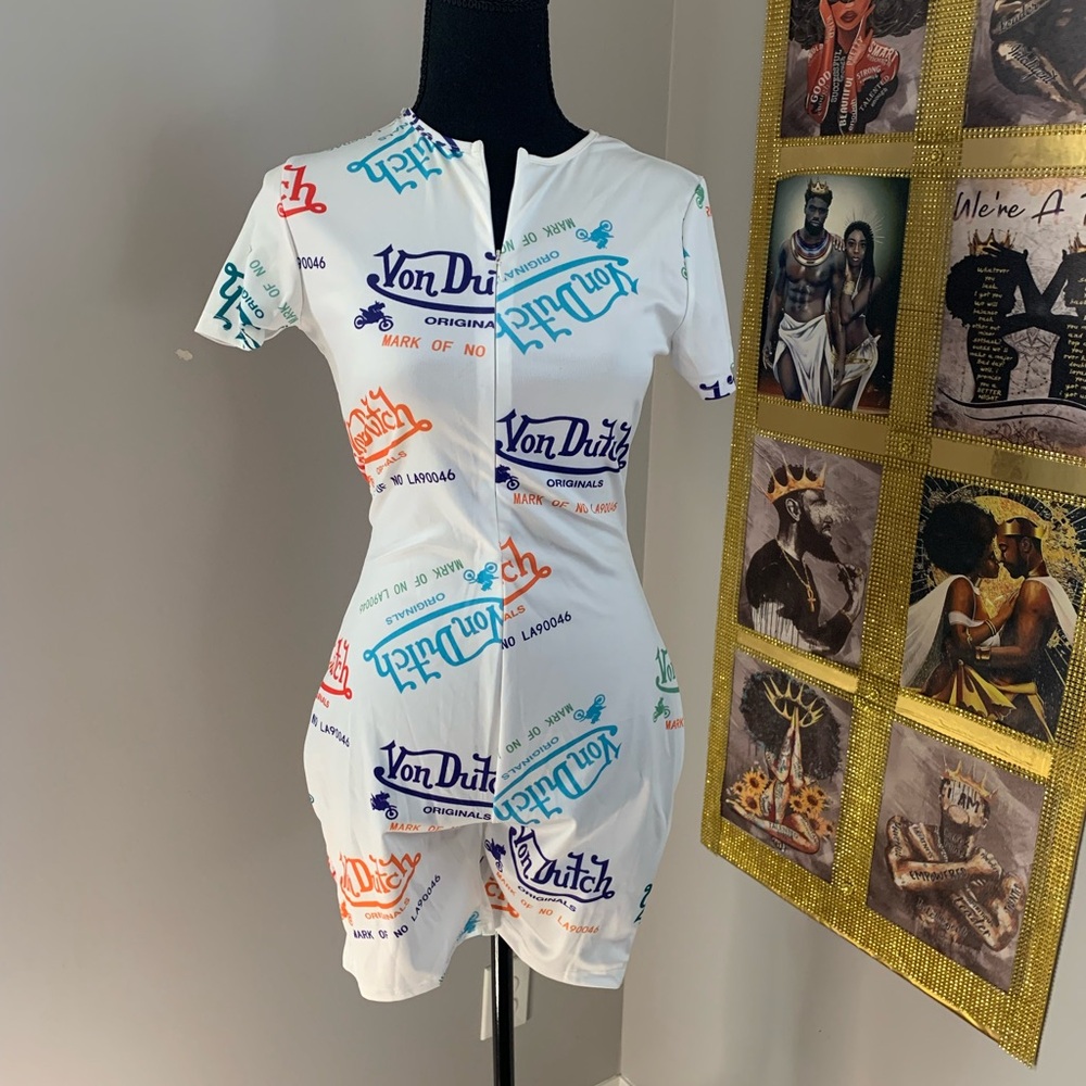Very cute breathable romper/jumpsuit this can be dressed up or down.